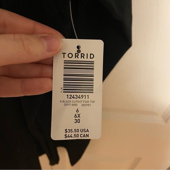 Torrid Foxy Cold Shoulder Long Sleeve Cut Out Top Size 6 - Picture 8 of 10